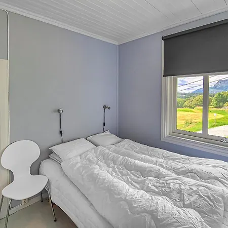 6 Bedroom Lovely In Holmedal