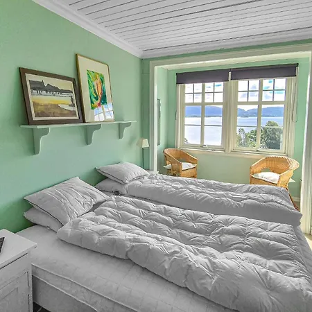6 Bedroom Lovely In * Holmedal