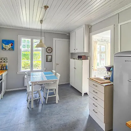 6 Bedroom Lovely In