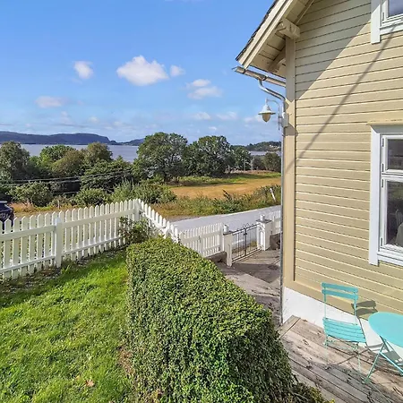 6 Bedroom Lovely In *
