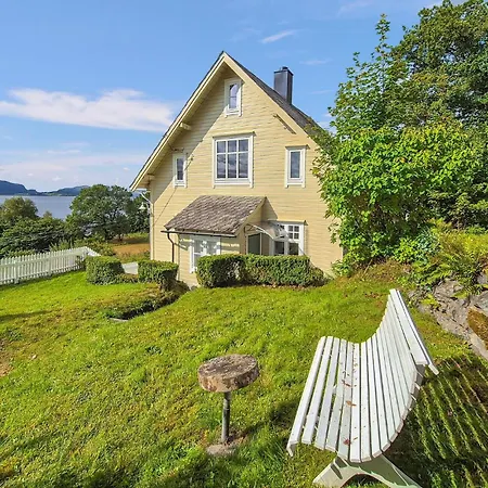 6 Bedroom Lovely In