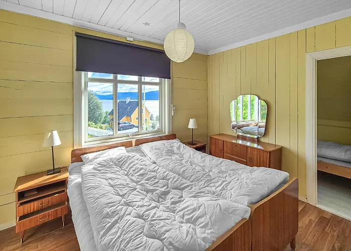 6 Bedroom Lovely In